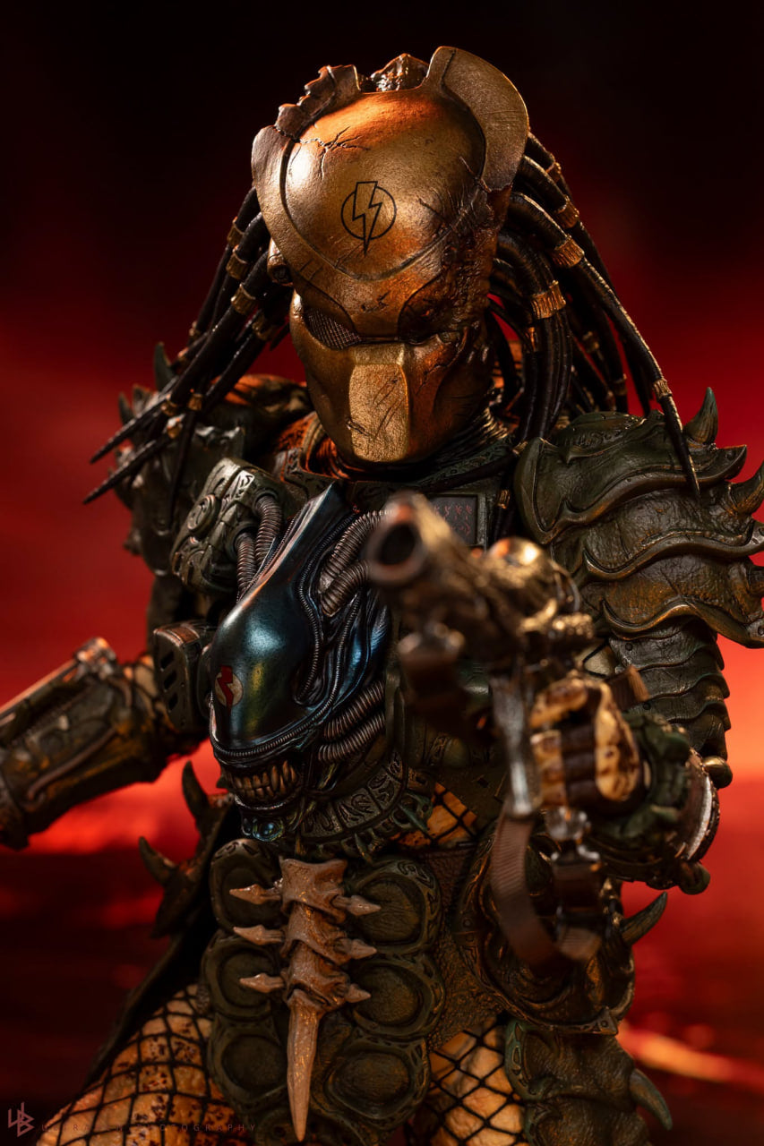 READY🔥Hot Toys CMS029B Predator 1/6th scale Broken Tusk Predator (Special Edition)