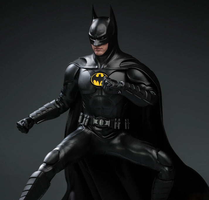READY🔥Hot Toys MMS712 The Flash – Batman (Modern Suit) 1:6th Scale Col ...