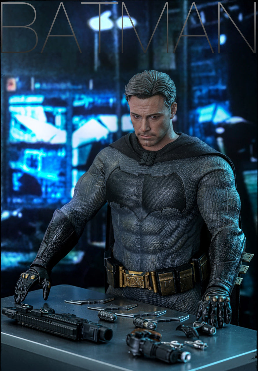 READY🔥Hot Toys MMS731 Batman v Superman: Dawn of Justice - 1/6th scale Batman (2.0) Collectible Figure (Regular Version)