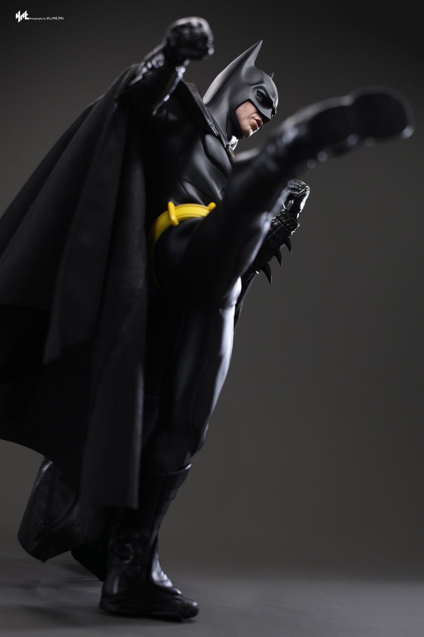 READY🔥Hot Toys MMS770 Batman Returns 1/6th scale Batman Collectible Figure (Deluxe Version)