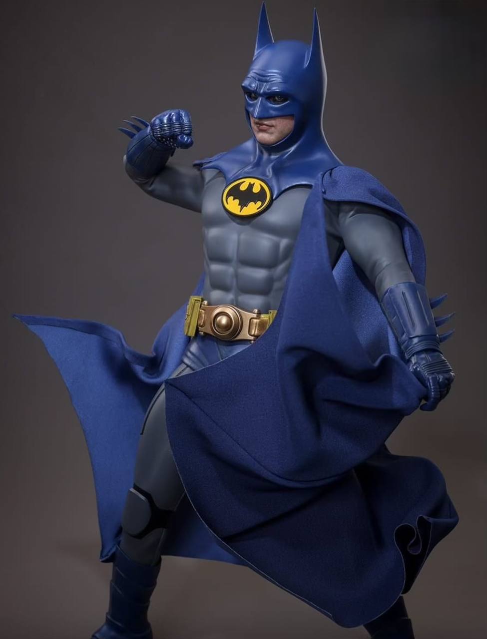READY🔥Hot Toys MMS834 The Flash Batman (Blue & Grey Suit) [Hot