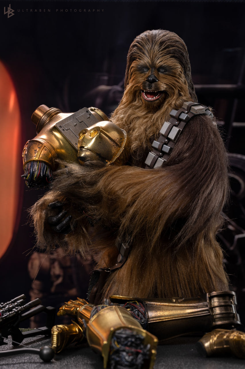 READY🔥Hot Toys MMS766 Star Wars: Episode V The Empire Strikes Back 1/6th scale Chewbacca with Disassembled C3PO Collectible Figure