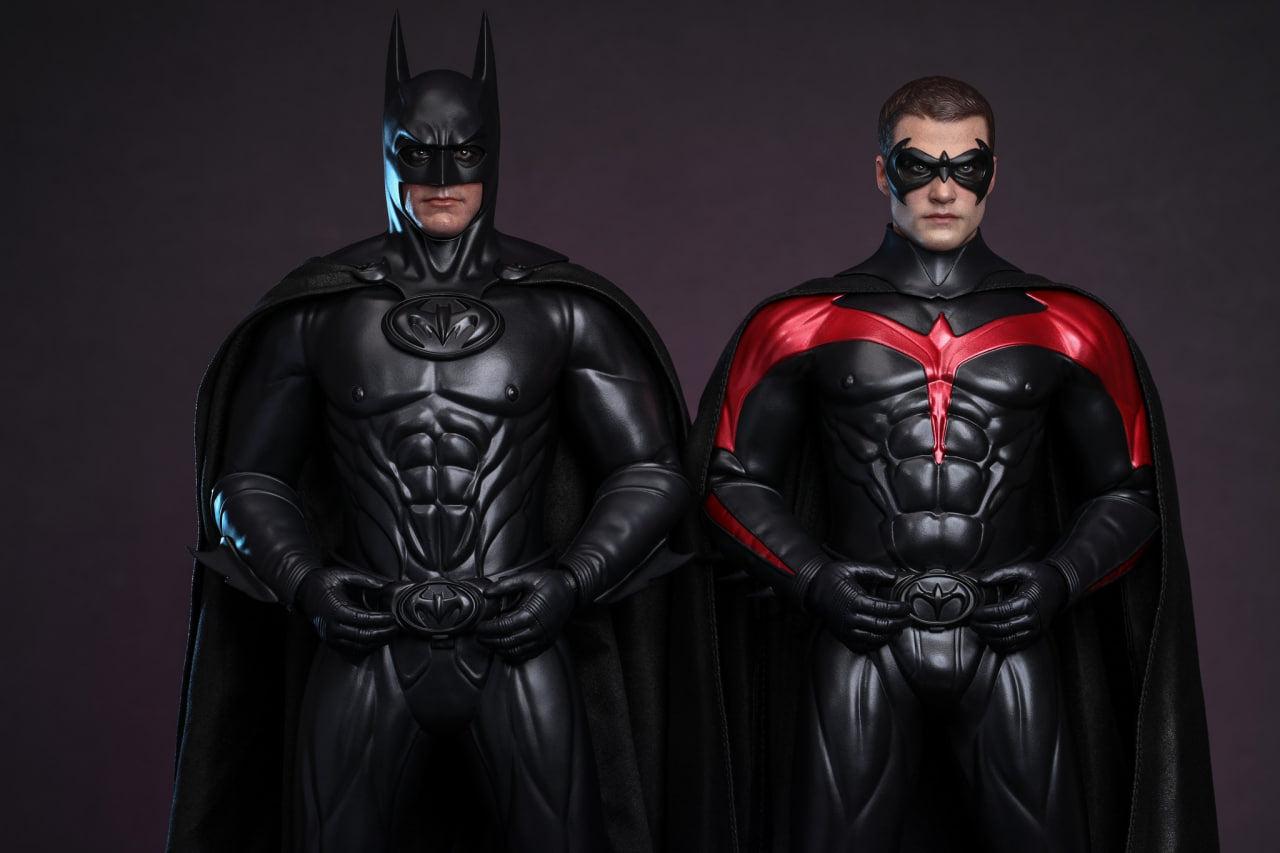 READY🔥Hot Toys MMS786 Batman & Robin 1/6th scale Batman Collectible Figure