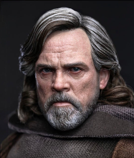 Preorder🔥Hot Toys MMS879AE Star Wars: The Last Jedi - 1/6th scale Luke Skywalker Collectible Figure (Artisan Edition) (Hot Toys Exclusive)