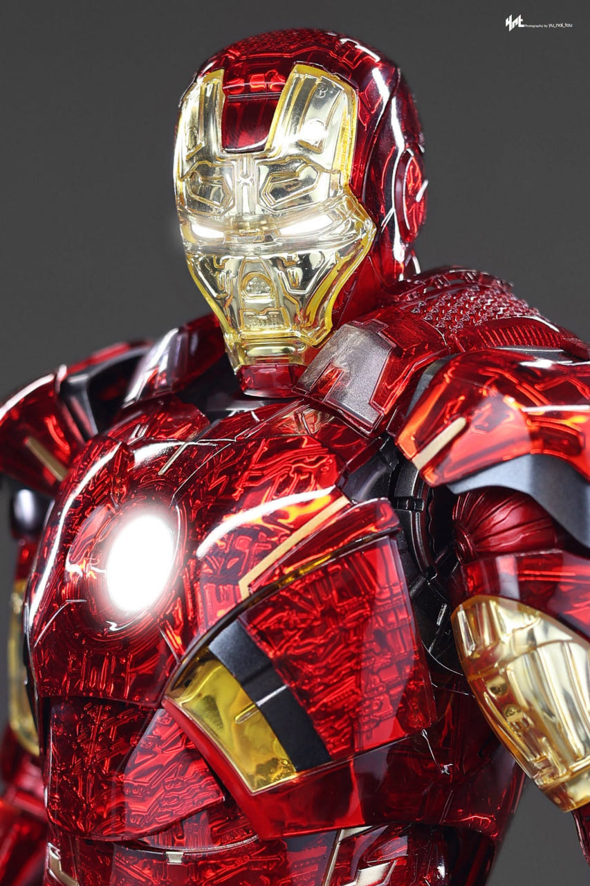 READY🔥 Hot Toys MMS870D82 The Avengers Iron Man Mark VII (Exo-Chrome Clear Version) 1/6th scale Collectible Figure