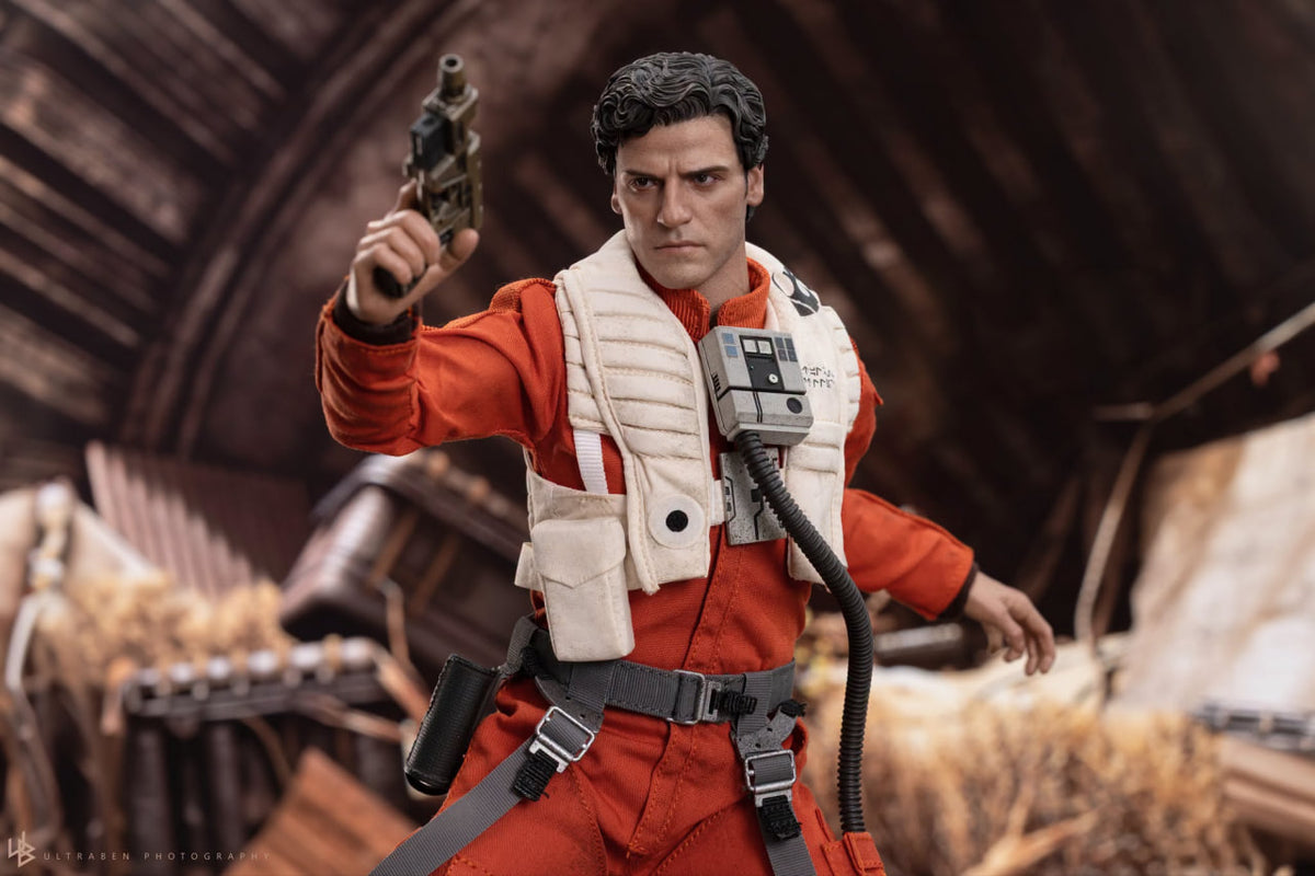 READY🔥Hot Toys MMS806 Star Wars The Force Awakens 1/6th scale Poe Dameron Collectible Figure
