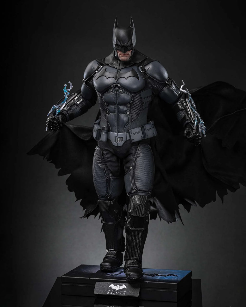 Preorder🔥Hot Toys VGM83 Batman: Arkham Origins 1/6th scale Batman™ Collectible Figure