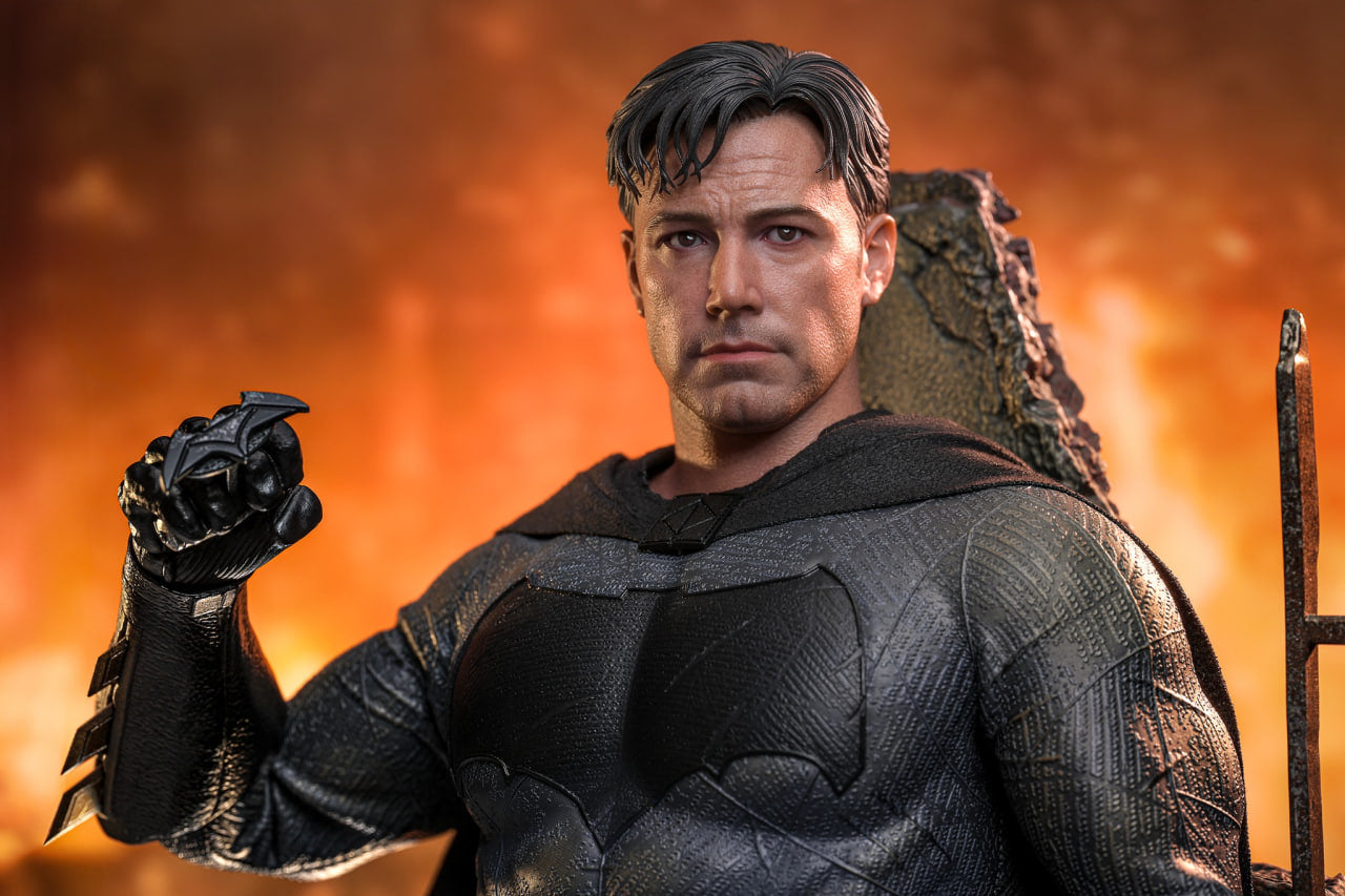 READY🔥Hot Toys MMS731 Batman v Superman: Dawn of Justice - 1/6th scale Batman (2.0) Collectible Figure (Regular Version)