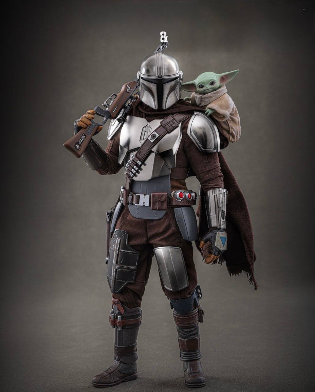 Preorder🔥Hot Toys MMS871 Star Wars: The Mandalorian & Grogu - The Mandalorian and Grogu 1/6th scale Collectible Set