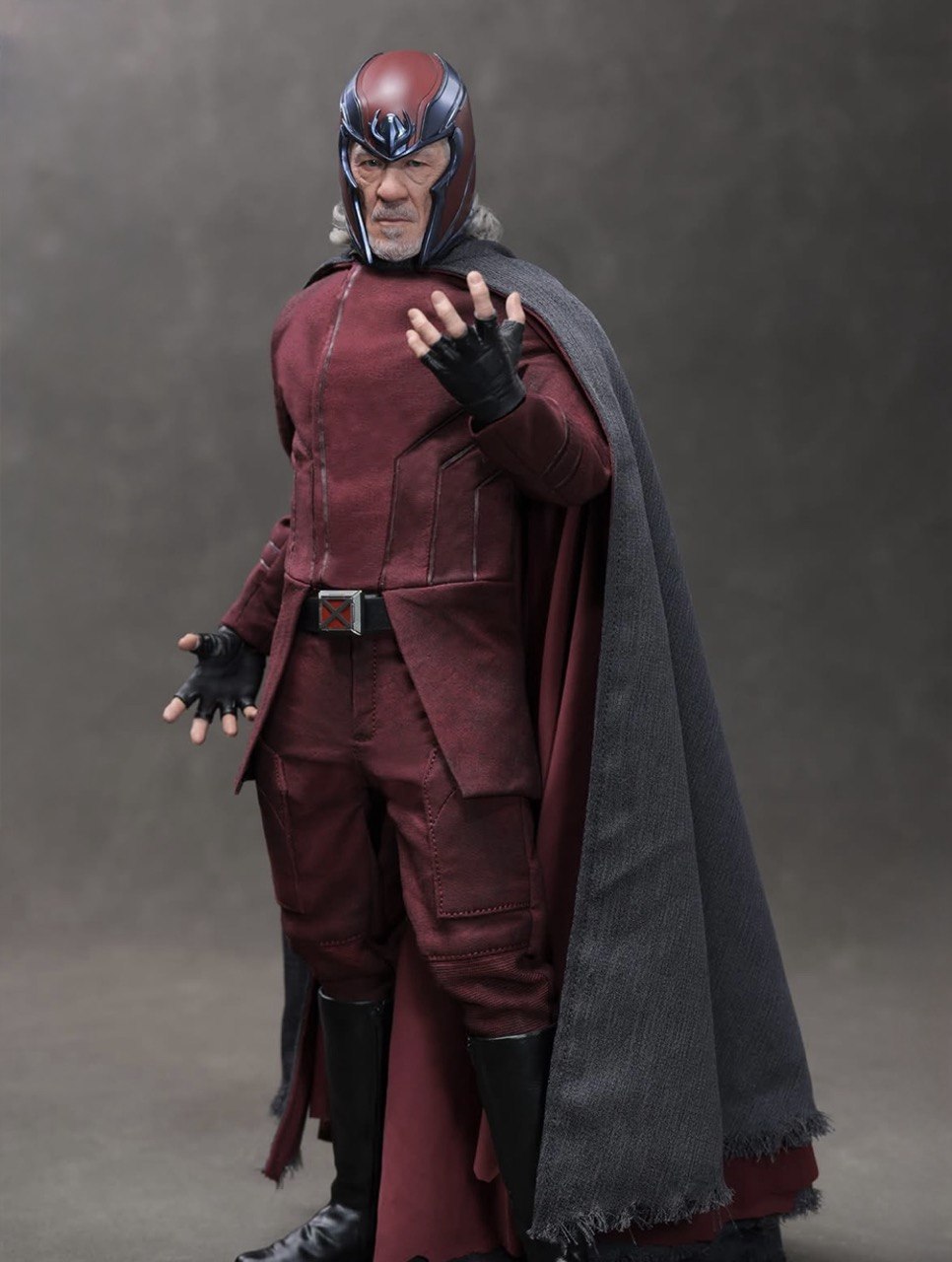 Preorder🔥Hot Toys Avengers: Doomsday - 1/6th scale Magneto (Deluxe Version)